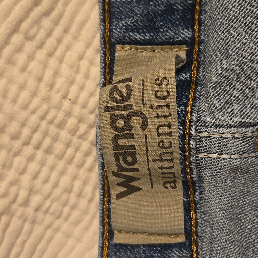Wrangler Men's Blue Jeans Classic Five Pocket Zipper Fly - Picture 5 of 7